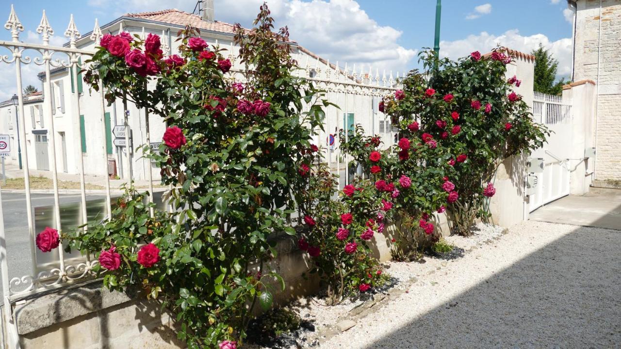 La Rochelle Et L'Aunis Bed & Breakfast Saint-Sauveur-d'Aunis Exterior photo