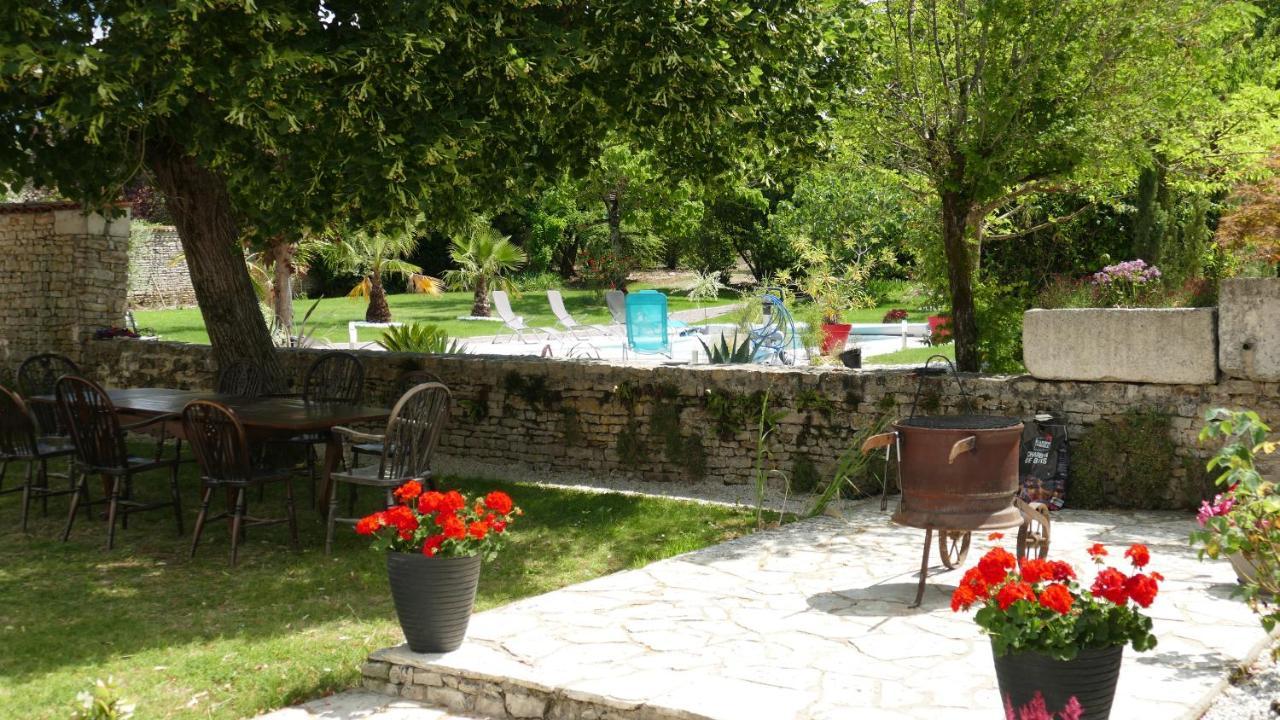La Rochelle Et L'Aunis Bed & Breakfast Saint-Sauveur-d'Aunis Exterior photo
